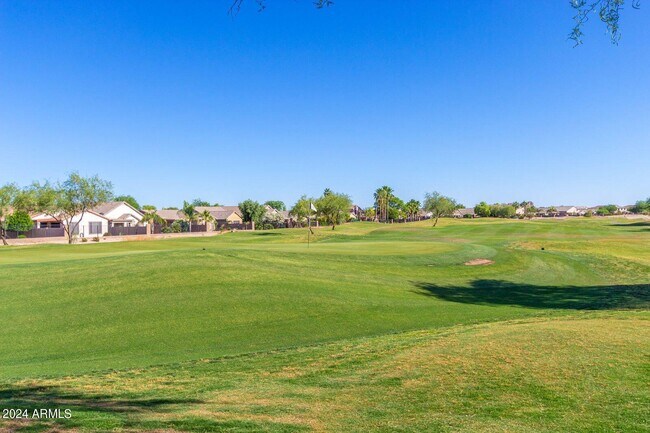 Building Photo - 983 E Palomino Way