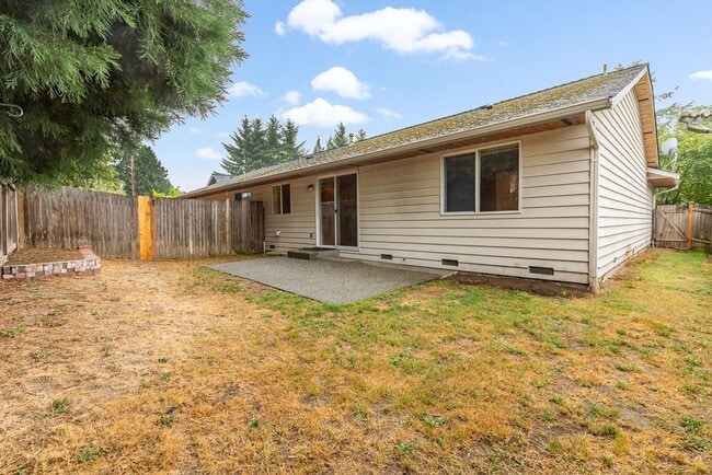 Building Photo - Duplex - 2 bedroom 2 bath