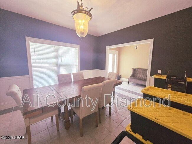 Building Photo - 12207 Lyndell Plantation Dr