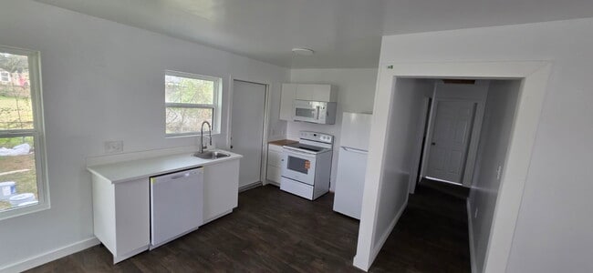 Building Photo - 3 Pacific Cir