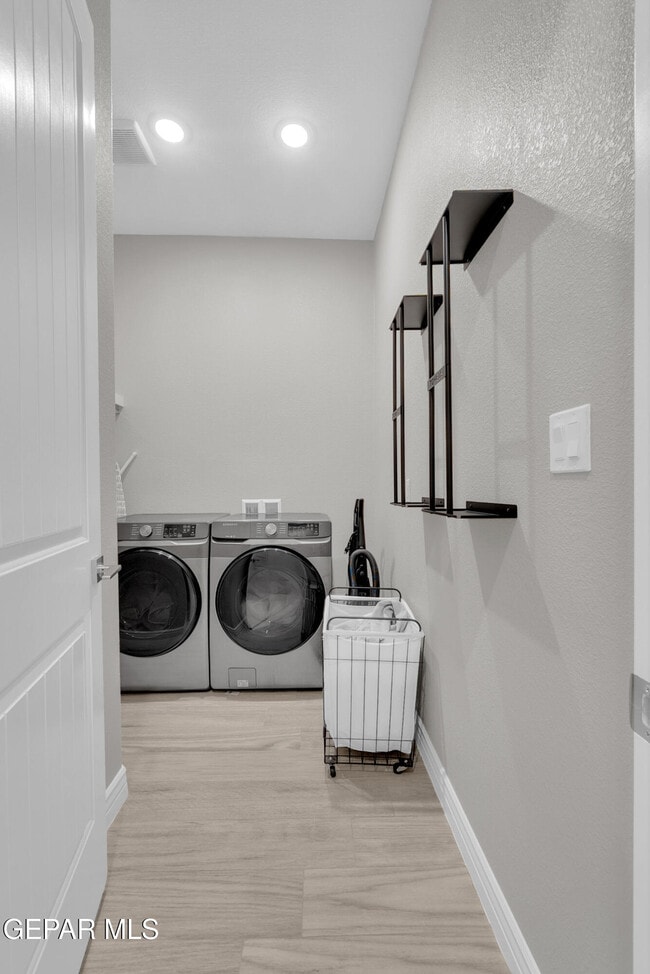 Building Photo - 14608 Pebble Hills Blvd