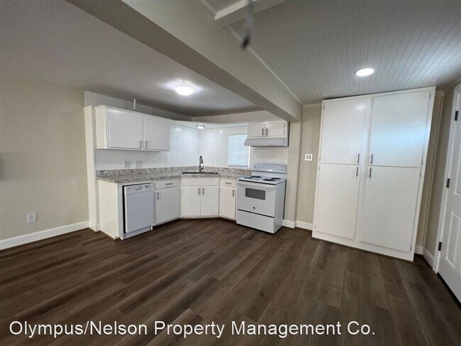 Building Photo - 414 Murex St