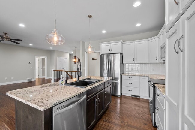 Building Photo - 145 Summerfield Way