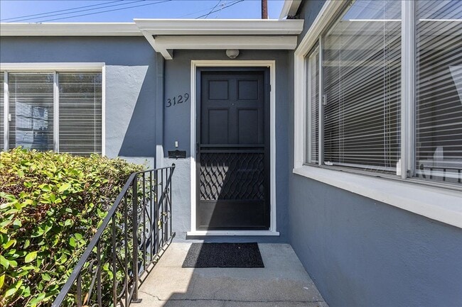 Building Photo - 3129 Fernside Blvd