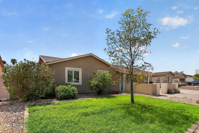 Building Photo - 3629 E Winchcomb Dr