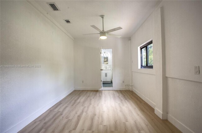 Building Photo - 12905 N Miami Ave