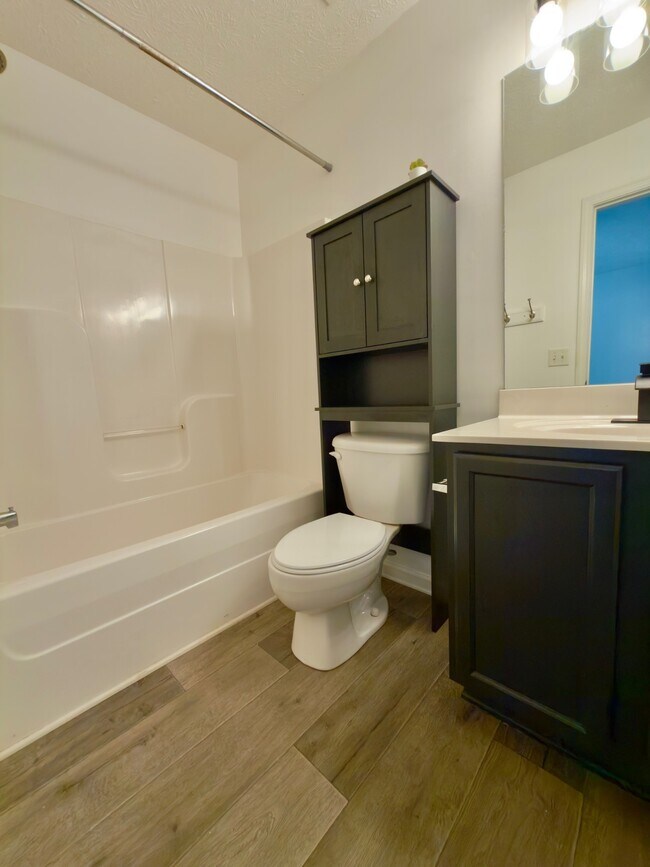 Building Photo - 1307 Amsterdam Ct