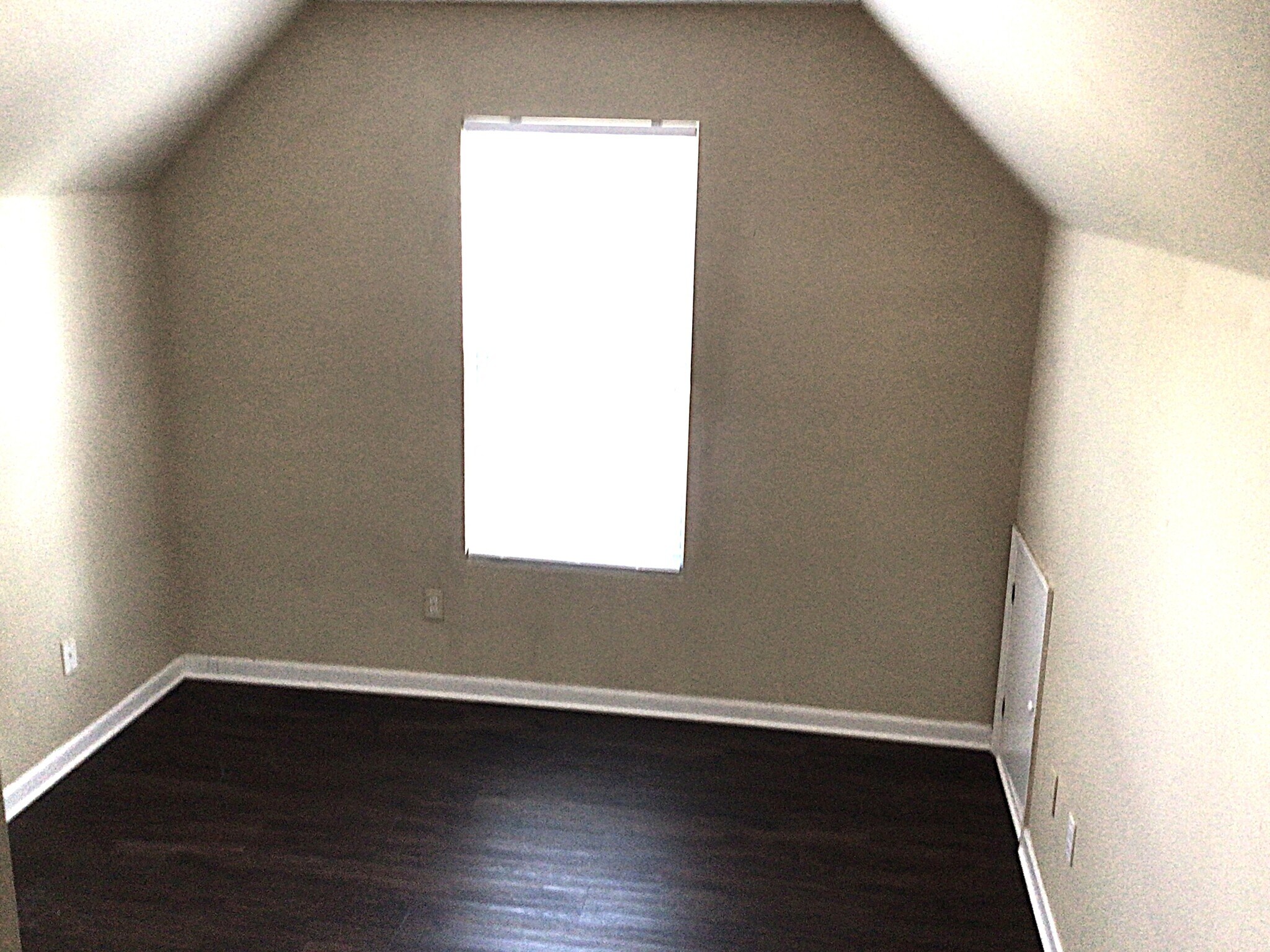 Building Photo - 922 Wolfpack Way