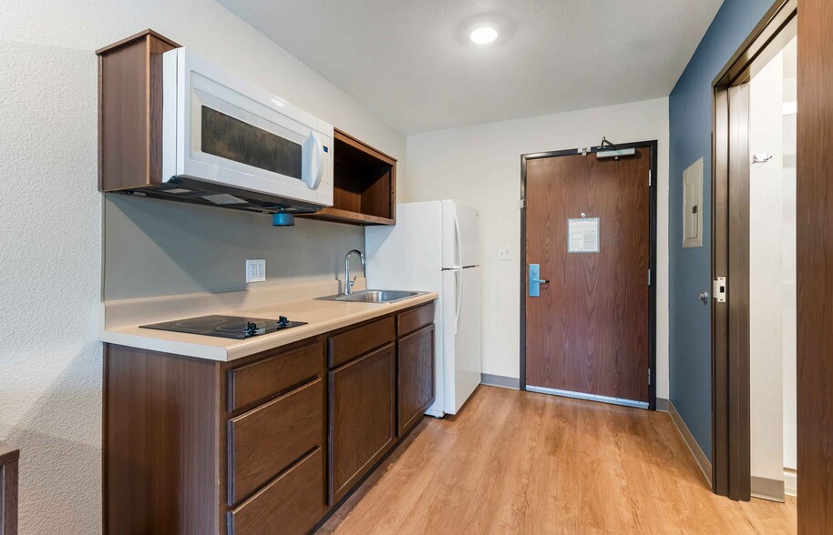 Building Photo - Furnished Studio-St Paul - Woodbury