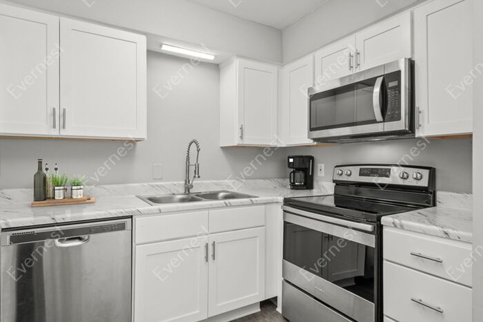 Building Photo - 126 Walton Ferry Rd