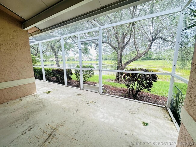 Building Photo - 10632 Lake Shore Dr