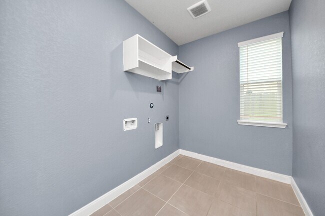 Building Photo - 931 Barstow Dr
