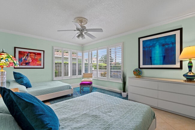 Building Photo - 2325 Barcelona Dr