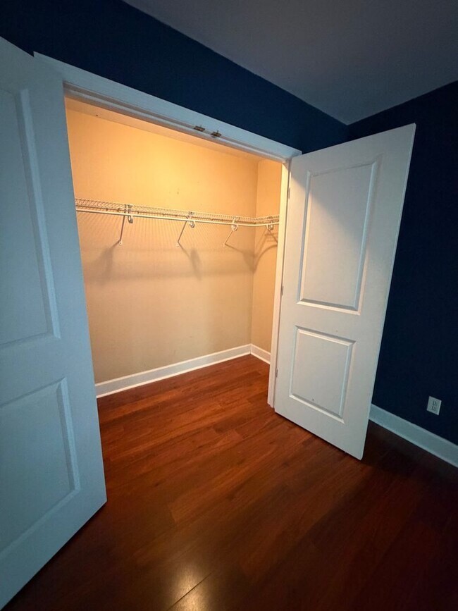 Building Photo - 3/2 home located just off N. Meridian and Available NOW.