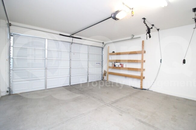 Building Photo - 7549 N 125th Ln