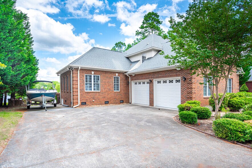 Building Photo - 142 Wateredge Ln
