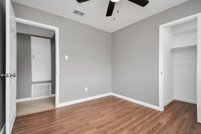 Building Photo - 6439 Hidden Arbor Ln