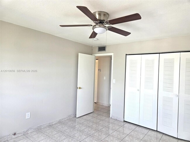 Building Photo - 4670 W 13th Ln