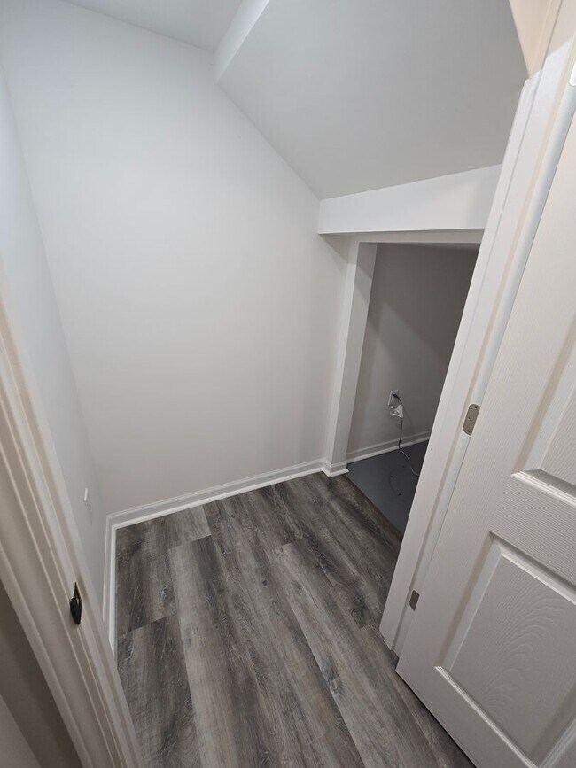 Building Photo - Fully Remodeled 4BR/2.5BA Home for Rent – Norfolk Living at Its Finest!