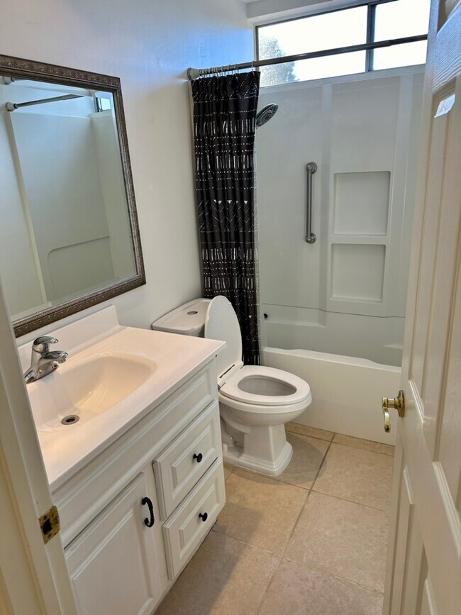 2nd Bathroom - 26192 Camino Adelanto
