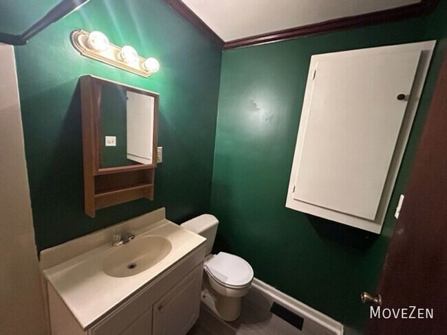 Building Photo - 5008 Alamo Ct