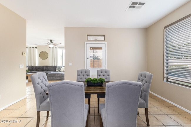 Building Photo - 3143 S Southwind Dr