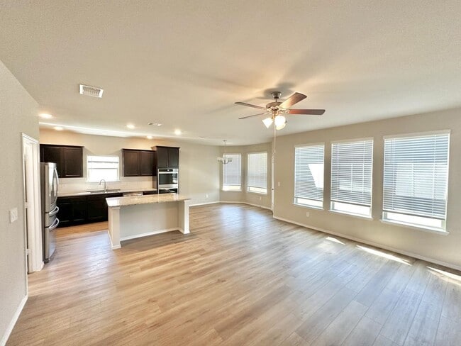 Building Photo - AVAILABLE NOW