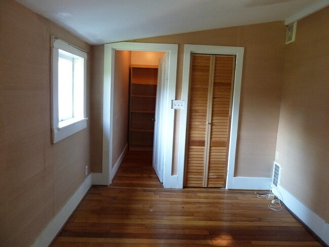 Building Photo - 9 Arrowwood Dr