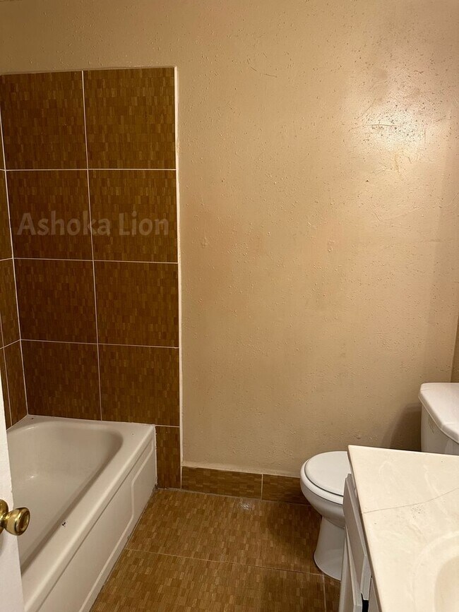 Building Photo - Beautiful 4 bedroom 2 bath home for rent