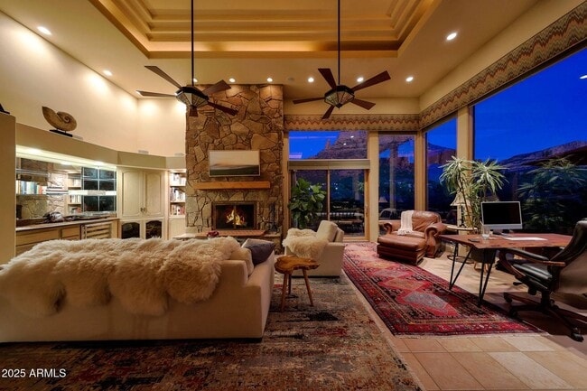 Building Photo - FULLY FURNISHED SEDONA DREAM HOME AWAITS