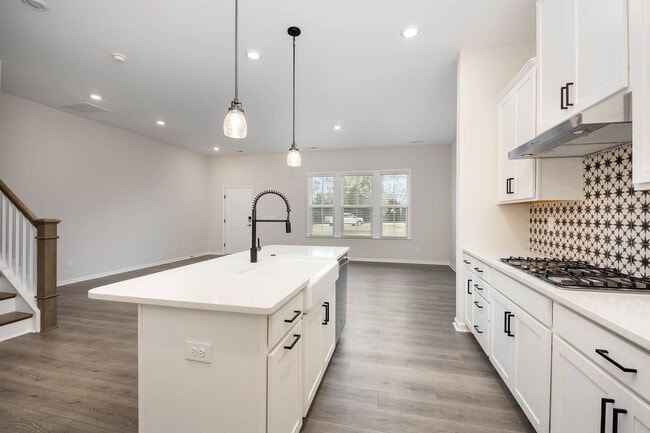 Building Photo - BEAUTIFUL TOWNHOME IN TERRACES AT FARMINGTON