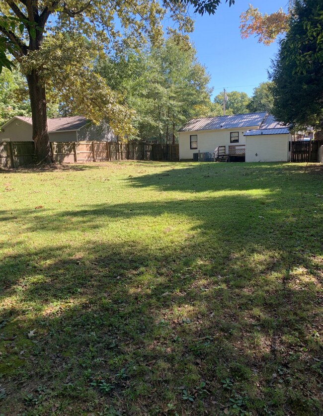 Building Photo - 2Bed/1Bath House