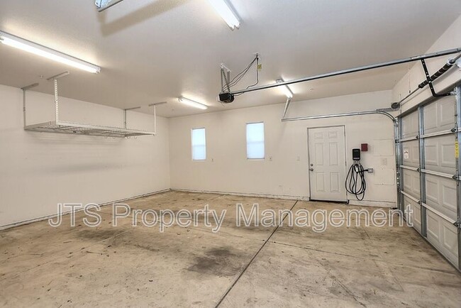 Building Photo - 2500 51st Ave