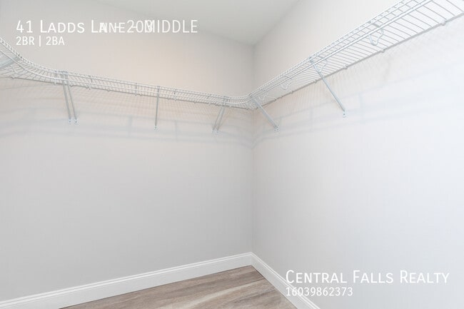 Building Photo - 41 Ladds Ln