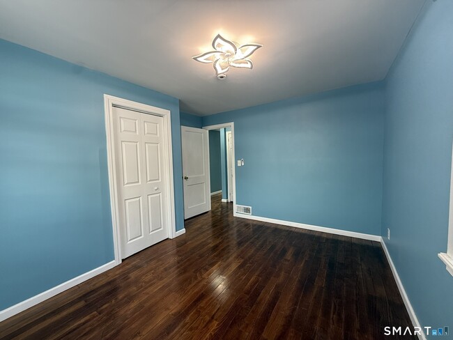 Building Photo - 22 Higbie Dr