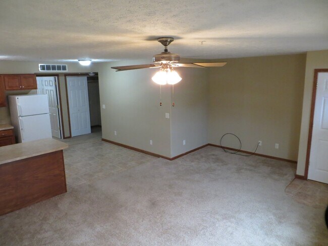 Building Photo - 2619 Laverna St