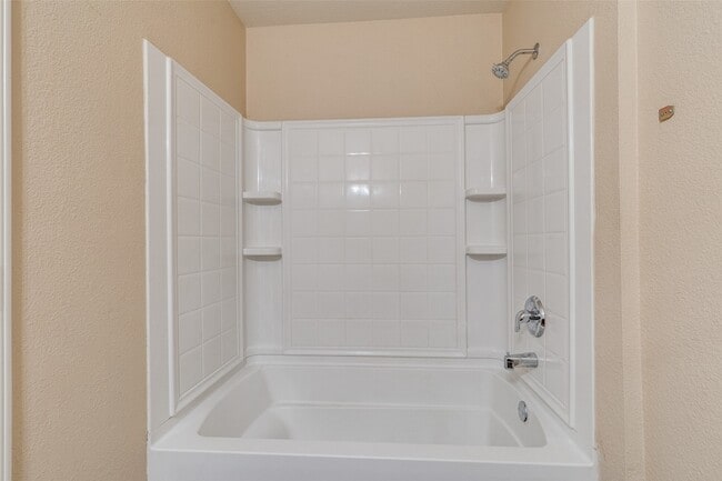 Building Photo - 10721 Traymore Dr