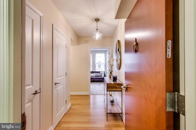 Building Photo - 915 E Street NW Unit 613