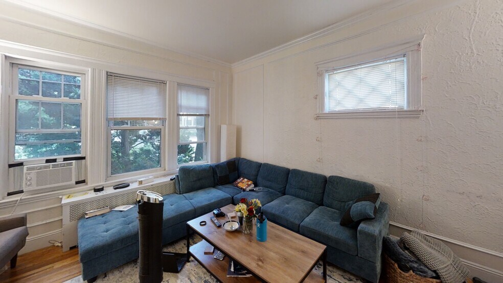 Building Photo - 99 Beals St