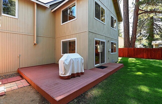 Building Photo - 1654 Plateau Cir