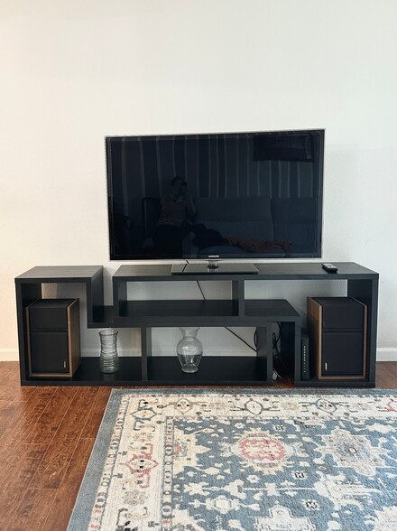 Building Photo - 1631 Eastridge Dr