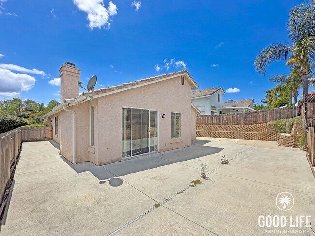 Building Photo - Gorgeous 3B/2BA House w/ Attached Garage, Storage Sheds, and Tons of Space!