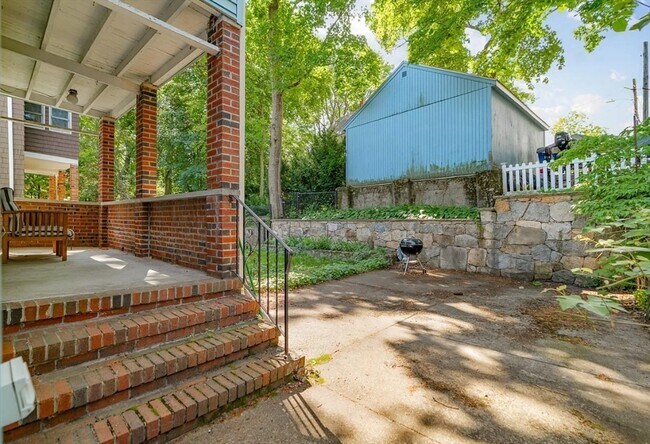 Building Photo - 36 Thingvalla Ave