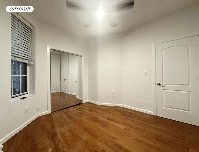 Building Photo - 326 E 93rd St