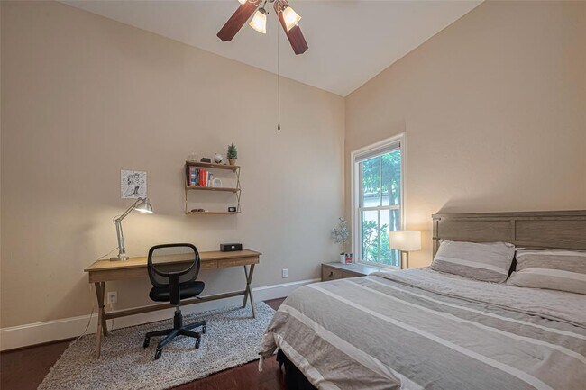 Building Photo - 3 Ivy Castle Ct