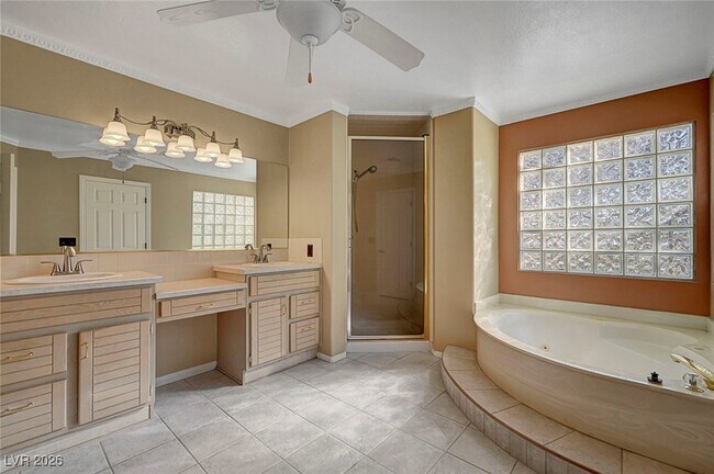 Building Photo - 9433 Angelfish Dr