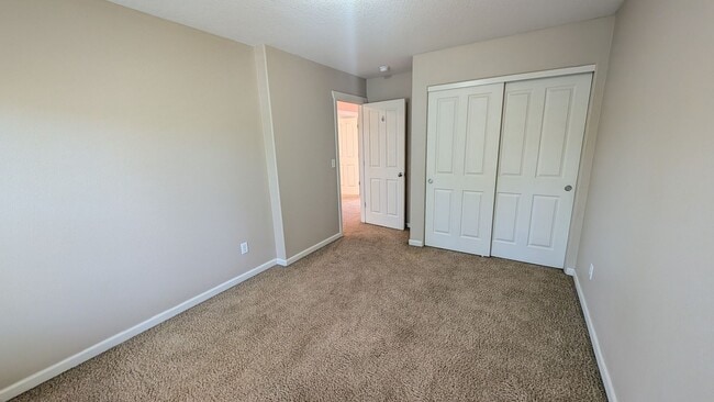 Building Photo - Great four bedroom home in Aloha!