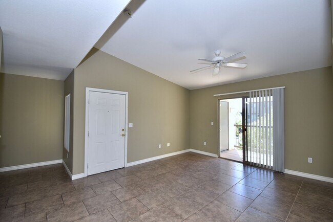 Building Photo - Charming 1 Bedroom Condo close to Durango ...