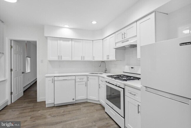 Building Photo - 2205 S 20th St