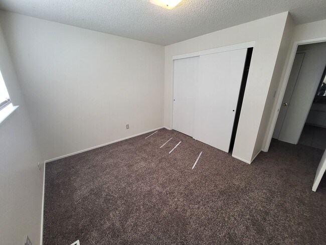 Building Photo - 4993 August Dr